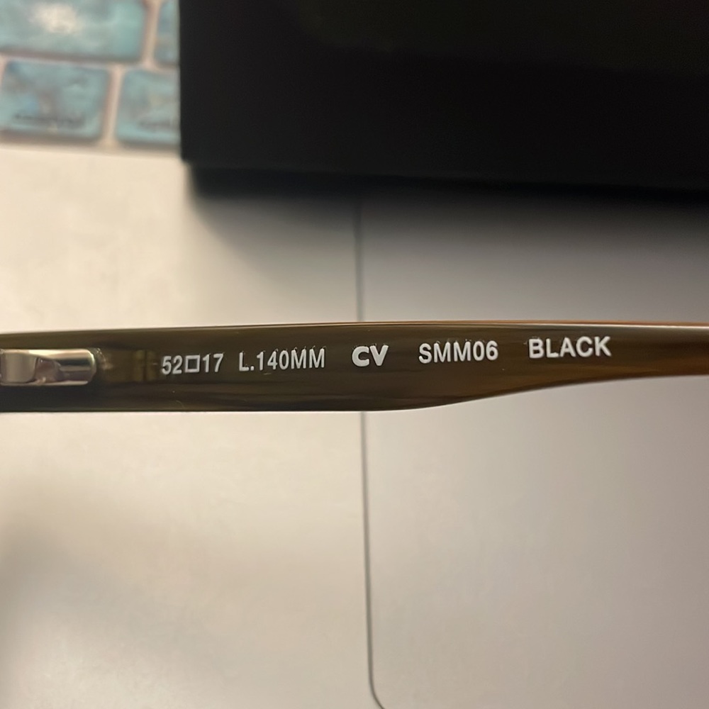 COPY - Steve Madden Prescription Glasses with case - Picture 3 of 3